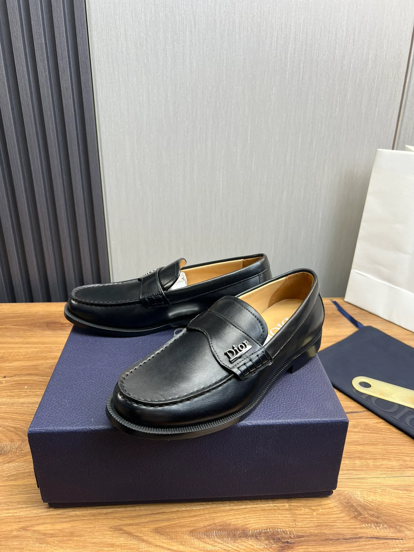 Men's men's shoes💰560💰 Dior. Men's business casual leather shoes👞all use imported original brand leather materials, just to create a more comfortable wearing experience. Upper: original cowhide, open edge beaded cowhide➕imported sheepskin lining, original non-slip and wear-resistant rubber outsole✔️36-45 (38.45 non-refundable)